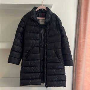 Moncler Women's Elegant Black Puffer Jacket
